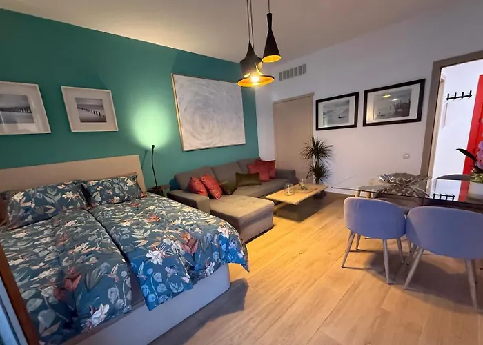 La Roca Sea View Luxury Elevator Apartment *